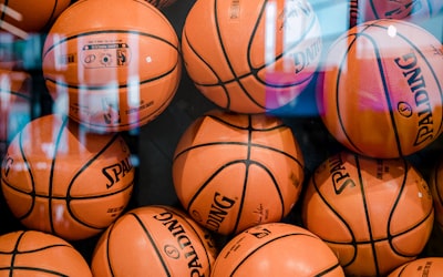 世界杯四分之一决赛看台上热情的球迷海洋