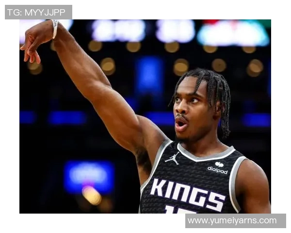 迈阿密热火队七人得分上双，鲍威尔19分关键发挥，团队篮球助力险胜纽约尼克斯